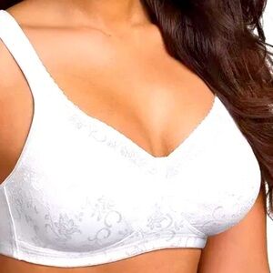 Playtex 18 Hour Full Figure Coverage Stylish Support Lined Wireless Bra 38B